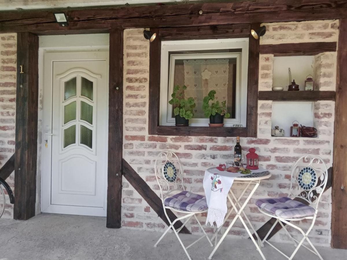 Apartment Ada Bed & Breakfast Gračac Cameră foto