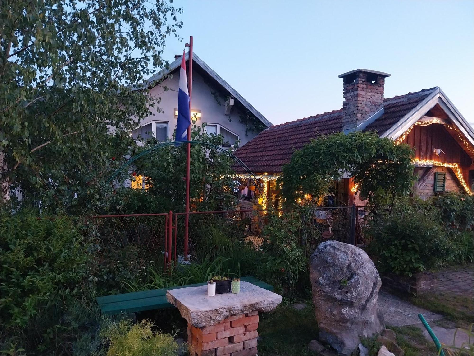 Apartment Ada Bed & Breakfast Gračac Exterior foto